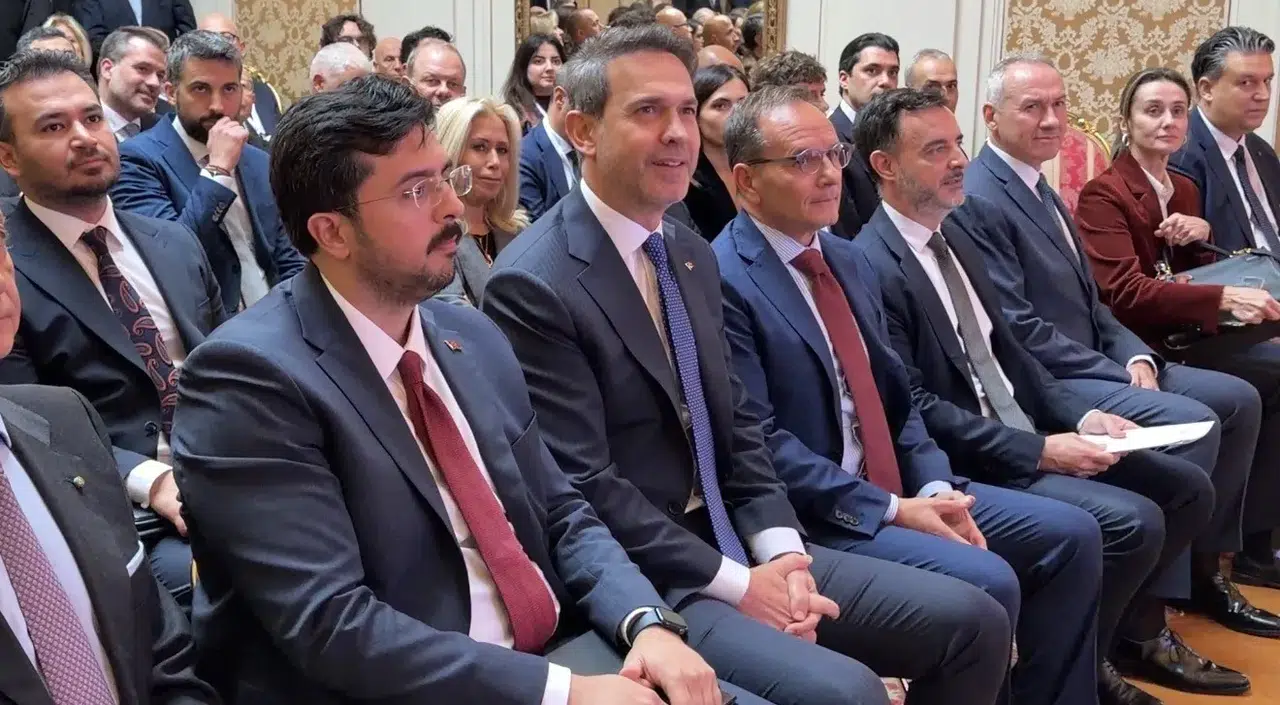 Bakan Bayraktar: Türkiye 2053'te Karbon Nötr Ekonomi Olacak, ENI ile Büyük Anlaşma Geliyor