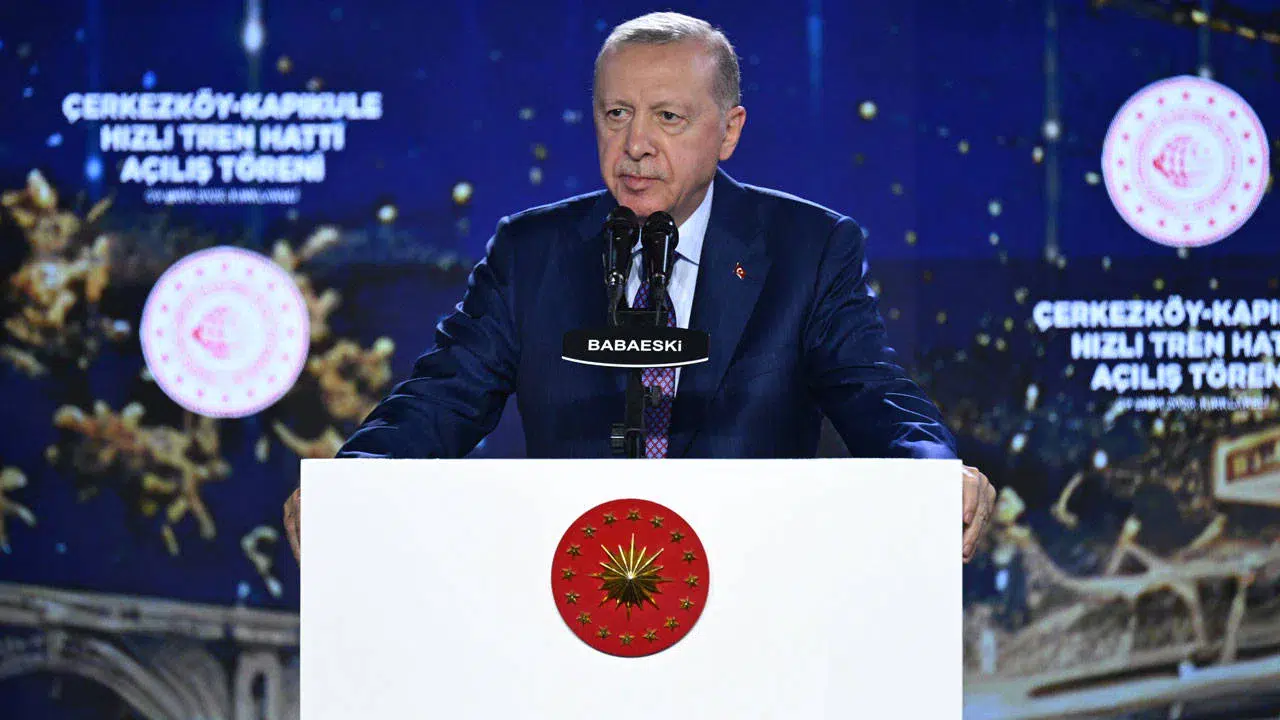 Erdoğan: Boğazlarına kadar yolsuzluğa batmışlar, önce para kulelerinin hesabını versinler
