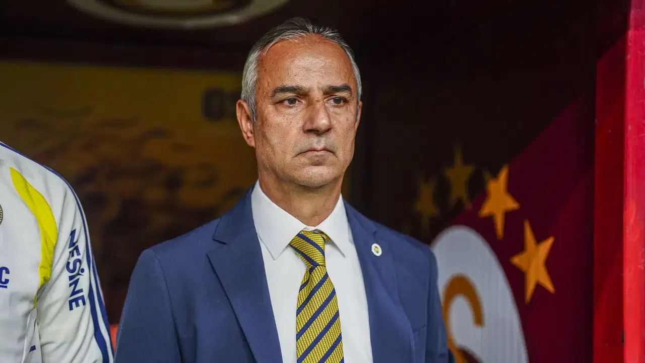 Fenerbahçe'de İsmail Kartal'ın istifasının ardından Göztepe maçında Dirk Kuyt sahada