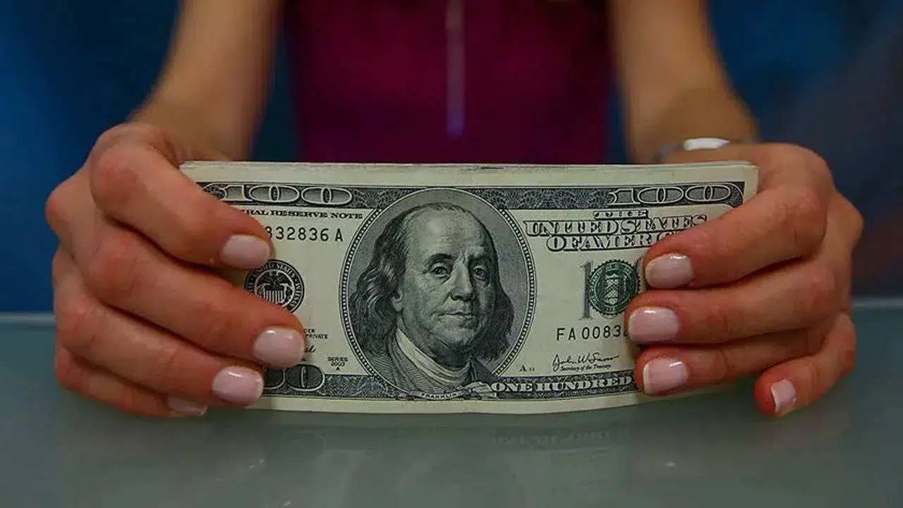 Ekonomistler ağustosta 3,5 milyar dolar cari fazla öngördü