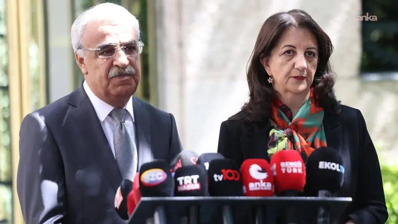 AK Parti ve DEM Parti heyetleri Meclis'te görüştü