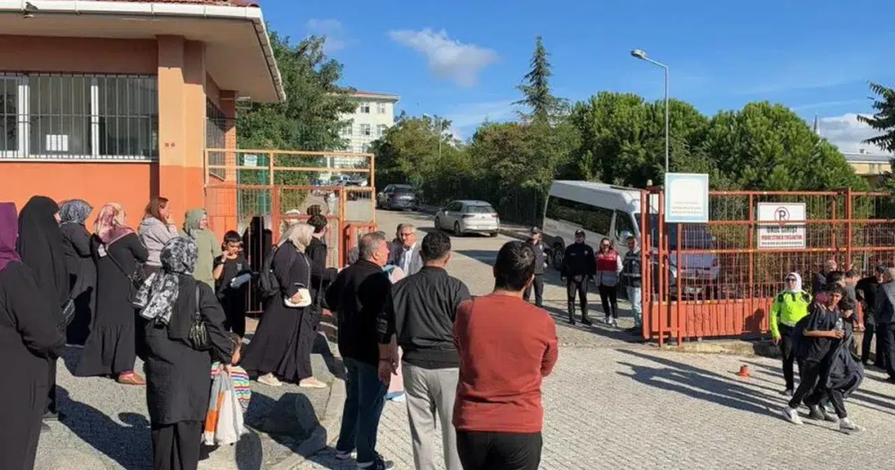 Başakşehir'deki okul saldırısında bir öğrenci yaşamını yitirdi