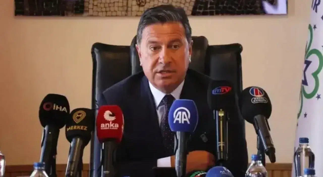 Muğla Büyükşehir Belediye Başkanı Ahmet Aras CHP'den istifa etti