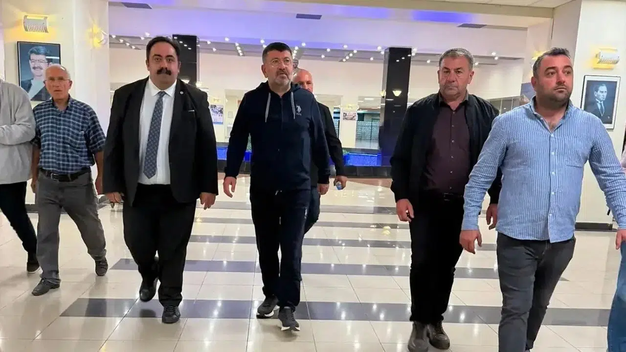 Malatya Milletvekili Veli Ağbaba belindeki kırık sonrası taburcu edildi