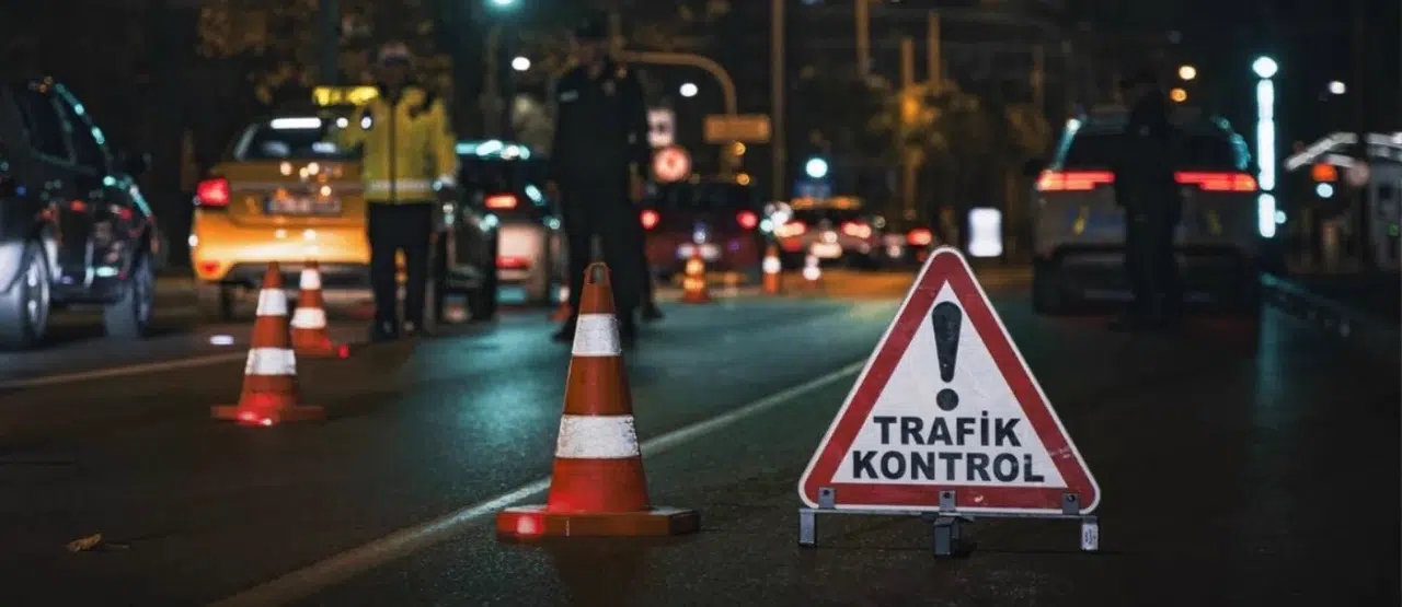 Karşıyaka sahilinde 802 araç denetlendi, 110 sürücüye ceza kesildi