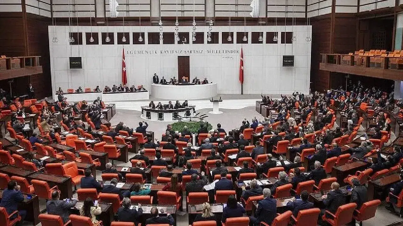 Meclis'te yeter sayı çıkmadı, Genel Kurul kapandı