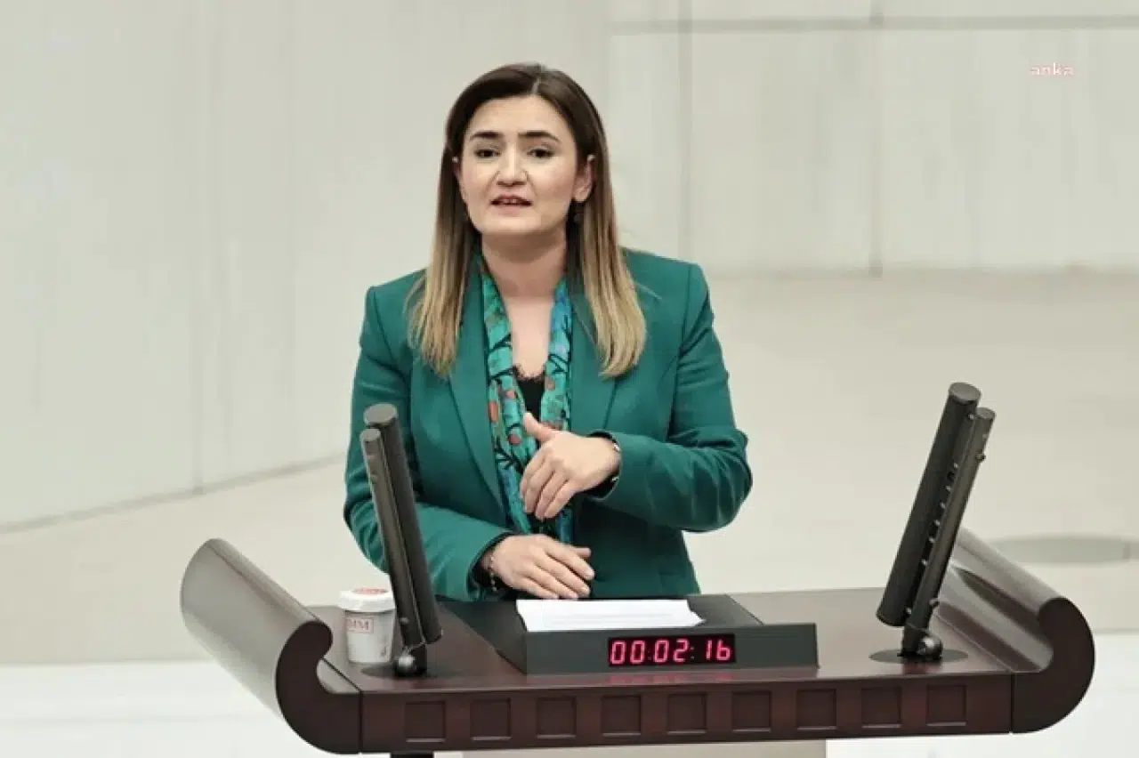 CHP’li Kılıç’tan Cemil Tugay’a Basmane Çukuru tepkisi: “İzmirlinin malını hangi hakla pazarlık konusu yaptınız?”