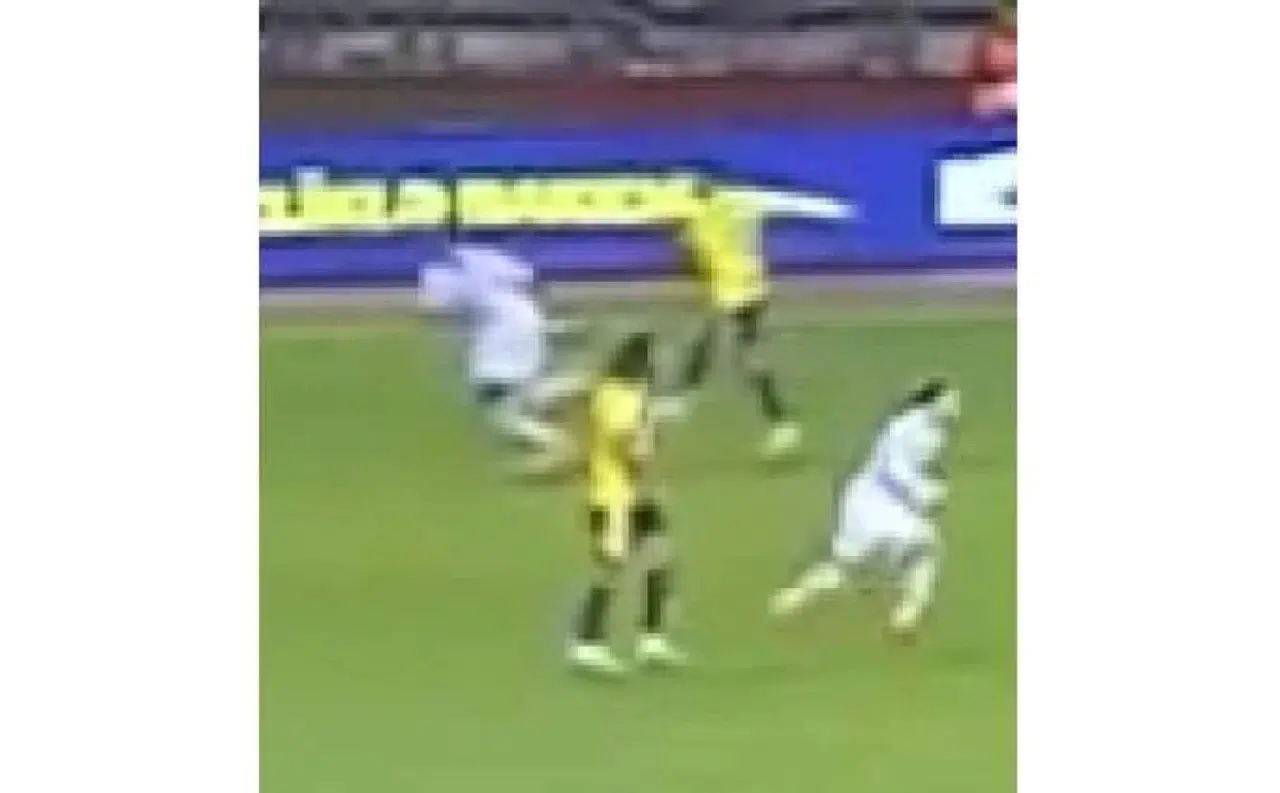 Fenerbahçe'nin hazırlık maçında Mason Greenwood kırmızı kart gördü
