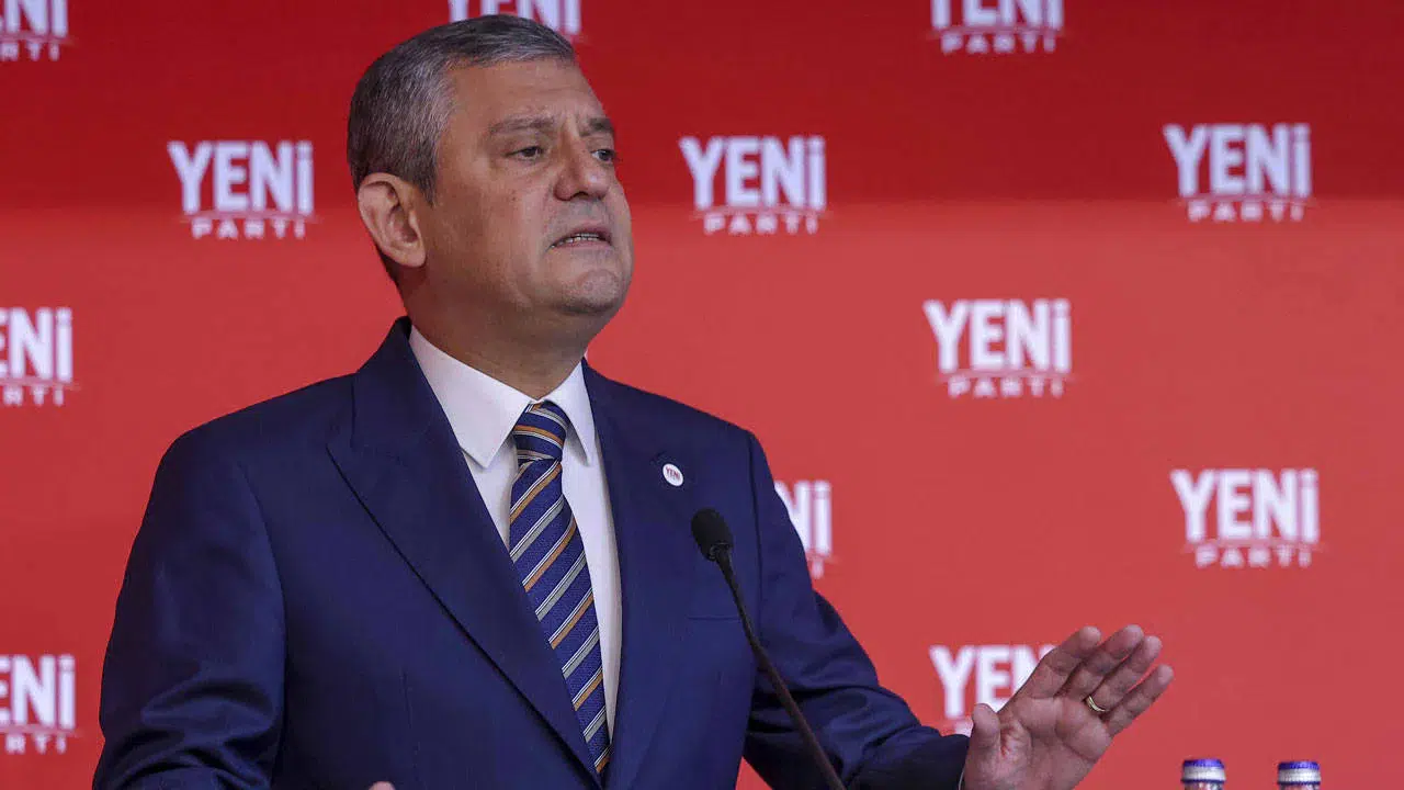 Özel'den Çelik'e Nacar sorusu: Tanıyor musun, tanımıyor musun?
