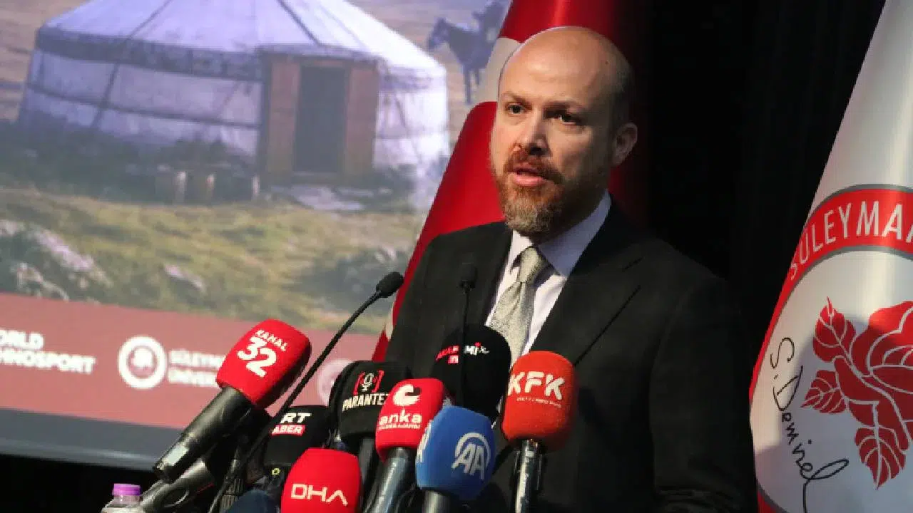 Bilal Erdoğan: Üniversiteler ahlaklı bireyler yetiştirmeli, gül ve lavanta araştırılmalı