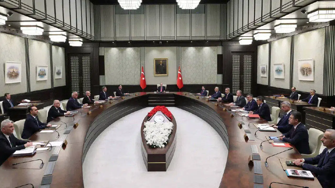 Cumhurbaşkanlığı Kabinesi fon krizi ve terörsüz Türkiye sürecini masaya yatıracak