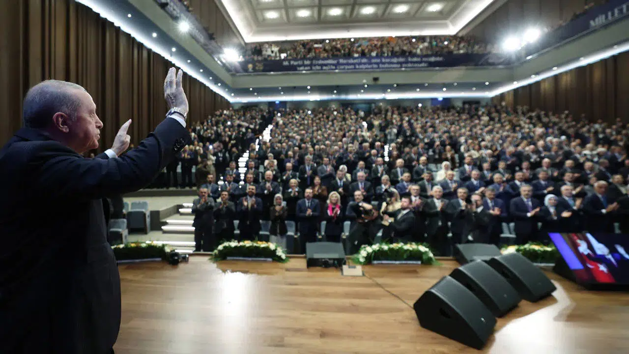 AK Parti fon krizinde araştırma komisyonuna gerek görmedi