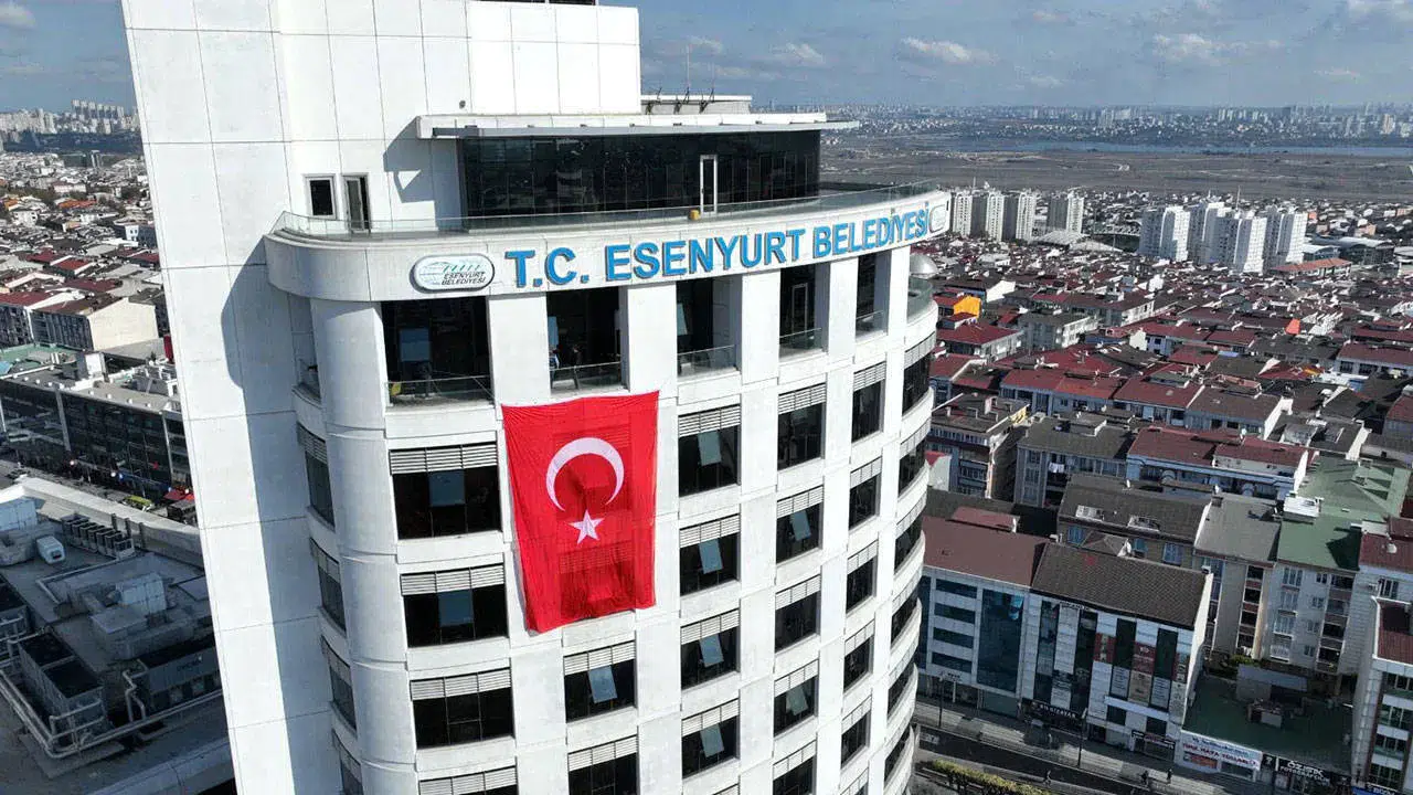 Esenyurt Belediyesi'ndeki yolsuzluk soruşturmasında 17 şüpheli adliyede