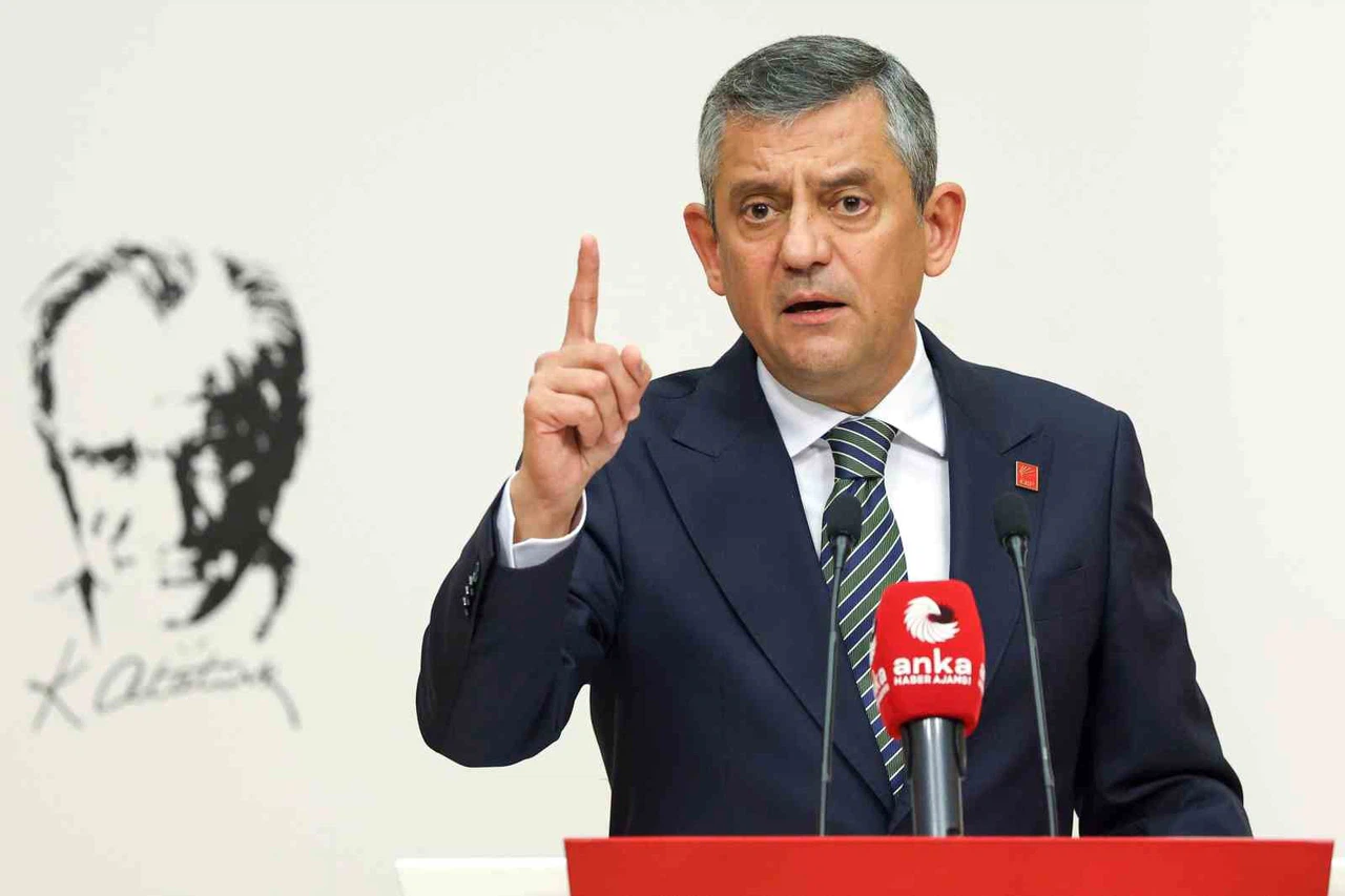 CHP Lideri Özel: "Yakın zamanda Meclis Başkanı ile görüşmeyi planlıyorum"