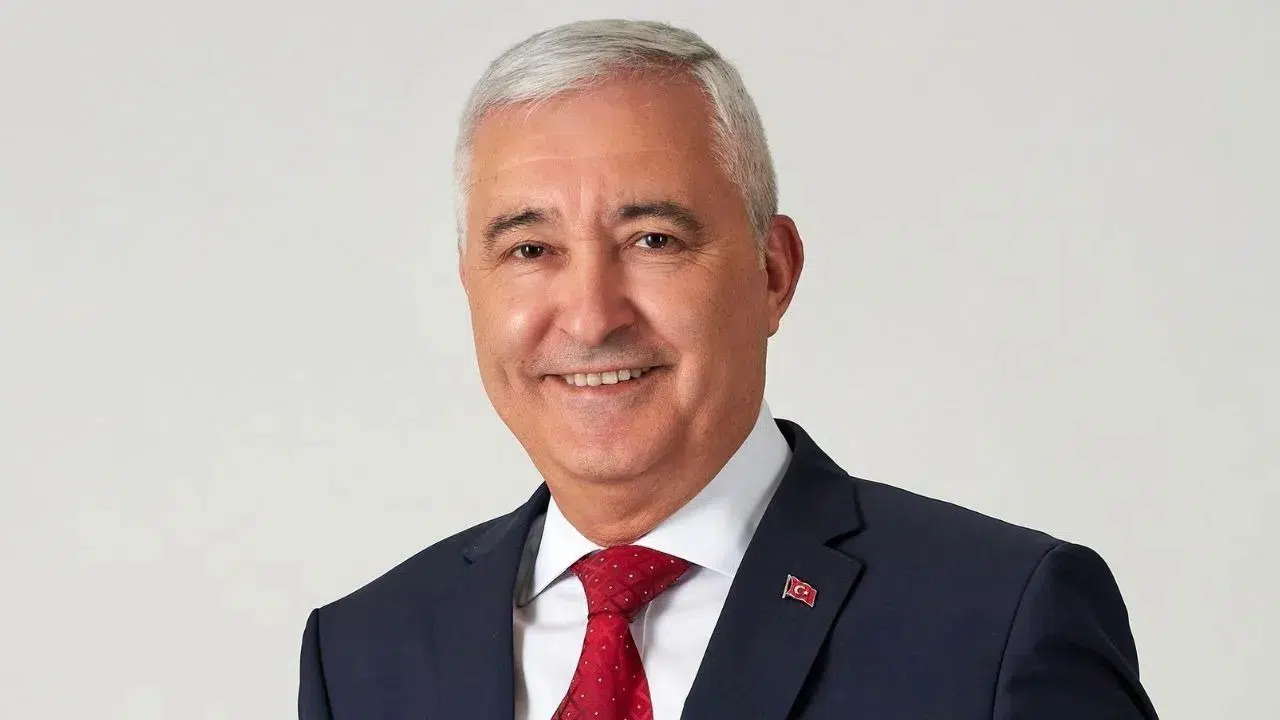 İzmir siyasetinde şok çıkış: Başkan Türkmen'den istifa çağrısı