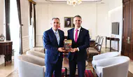 İzmir Eğitim Müfettişleri Başkanı Koray Aykurt'tan Disiplin Soruşturmalarına Işık Tutan Eser
