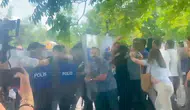 Açlık grevindeki öğretmenler ters kelepçeyle gözaltına alındı