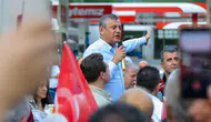 Özgür Özel Zonguldak'ta bankın üzerinden seslendi: Bu gemi iktidara taşınacak