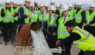 Dikili Jeotermal Isıtmalı Sera Organize Tarım Bölgesi'nde ilk ruhsatlar yatırımcılara teslim edildi