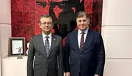 Özgür Özel’den Cemil Tugay'ın AK Parti'ye geçeceği iddiaları açıklaması: Böyle bir şey hayata geçecek olursa İzmir'dekilerin yüzüne nasıl bakacak?