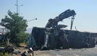 Kayseri'de yolcu otobüsü devrildi: Çok sayıda yaralı var