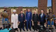 Erdoğan ve Bahçeli Ahlat'ta Selçuklu Meydan Mezarlığı'nı ziyaret etti