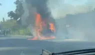 Eskişehir Çevre Yolu’nda bilinmeyen sebeple alev alan araç kullanılamaz hale geldi