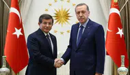 Ahmet Davutoğlu, Cumhurbaşkanı Erdoğan'ı oğlunun nikahına davet etti