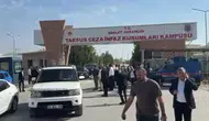 Özgür Özel, tutuklu belediye başkanlarını Tarsus Cezaevi'nde ziyaret etti