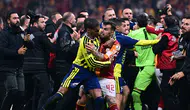 Galatasaray-Fenerbahçe derbisinde Bardakcı ve Brown tedbirli sevk edildi