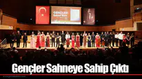 Gençler Sahneye Sahip Çıktı
