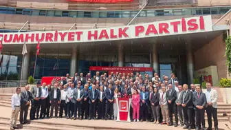 CHP il başkanlarından Genel Merkez önünde olağanüstü kurultay çağrısı: Önce kurultay, sonra iktidar!