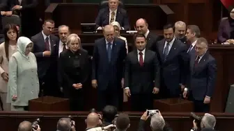 CHP'den istifa eden Nimet Özdemir AK Parti 'ye katıldı