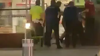 İzmir Havalimanı'nda bıçaklı saldırgan tutuklandı