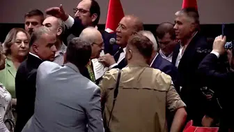 Gürsel Tekin, Kılıçdaroğlu'nun bulunduğu törende görevlilere tepki gösterdi