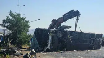 Kayseri'de yolcu otobüsü devrildi: Çok sayıda yaralı var