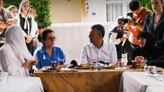 Özgür Özel'in seçim sürprizi: Ev hanımları devlet sigortasıyla emekli olacak