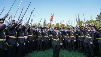 Kılıçla yemin eden 5 teğmen hakkında yeni soruşturma