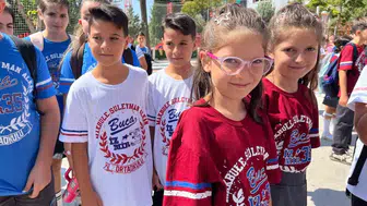 İzmir'deki 'ikizler okulunda' 27 çift öğrenci eğitim görüyor