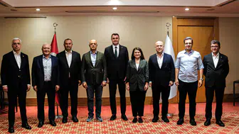 Yeni Parti; Vekiller ve Belediye Başkanlarıyla İzmir'in Sorunlarını Masaya Yatırdı