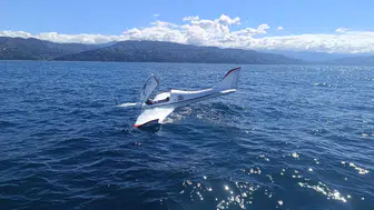 Gürcistan'dan kalkan uçak Rize'de denize acil iniş yaptı