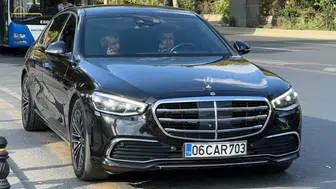Eski Ankara Büyükşehir Belediye Başkanı Melih Gökçek, adliyeye 23 milyon liralık Mercedes ile geldi