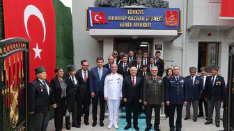 Milli Savunma Bakanı Yaşar Güler, Türkiye Muharip Gaziler Derneği Genel Merkezi'ni açtı