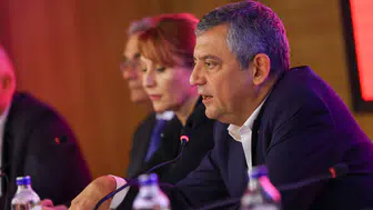 Yeni Parti Genel Başkanı Özel, tutuklu Bozbey'i cezaevinde ziyaret etti
