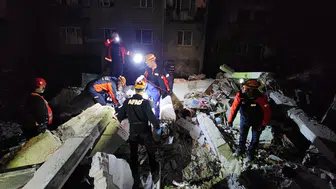 Büyük bir gürültüye koştular, korkutan manzarayla karşılaştılar!