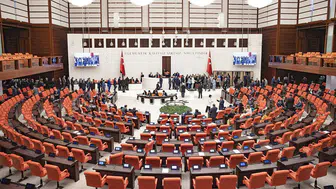 Muhalefetten fon krizi tepkisi: "Organize bir şekilde milleti soymuşsunuz"