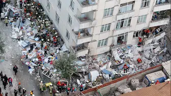 Maltepe'de 7 katlı bina çöktü: 5 kişi kurtarıldı, arama çalışmaları sürüyor