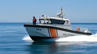 Ayvalık'ta batan tekneden 8 kişi kurtarıldı, 1 kişinin cansız bedenine ulaşıldı