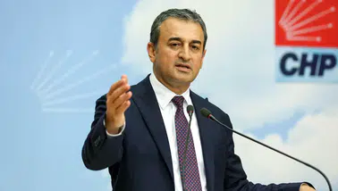Burhanettin Bulut'tan Kurultay Ertelemesine Sert Tepki: "Koltuk Ömrünü Uzatma Girişimi"