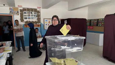 Üç ilde seçim heyecanı: Binlerce seçmen sandık başında